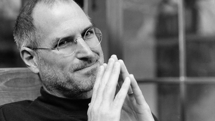 Steve-Jobs-Black-Wallpaper-7