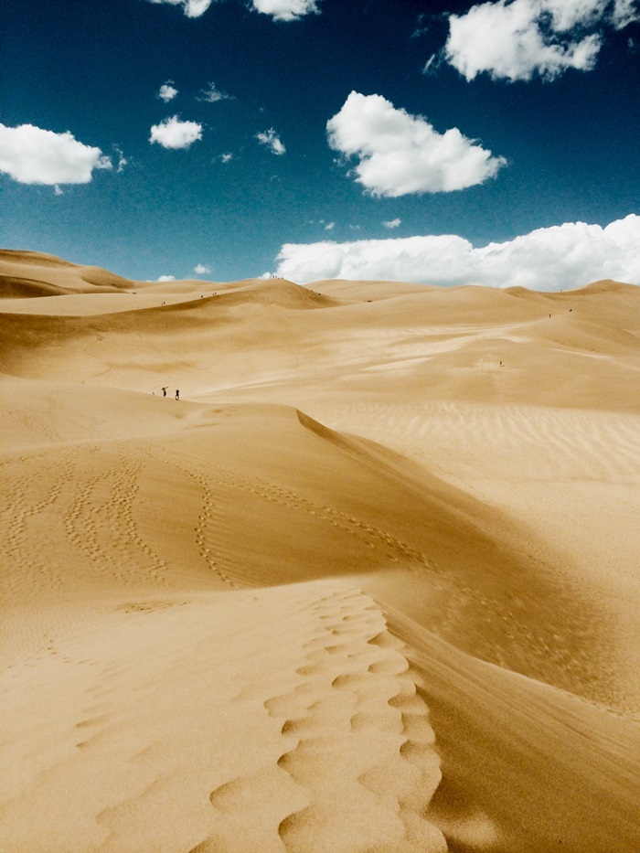 chris-belcina-took-his-winning-landscape-photo-in-great-sand-dunes-national-park-in-colorado-he-loves-how-iphone-photography-lets-him-turn-ordinary-moments-into-magical-ones