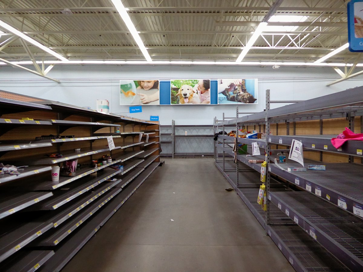 the-hartland-michigan-supercenter-was-in-a-similar-state-of-disarray-2