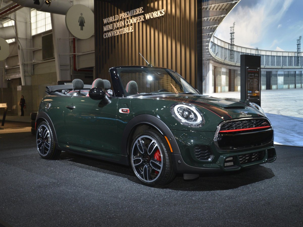 mini-introduced-the-convertible-version-of-its-top-of-the-line-john-cooper-works-edition
