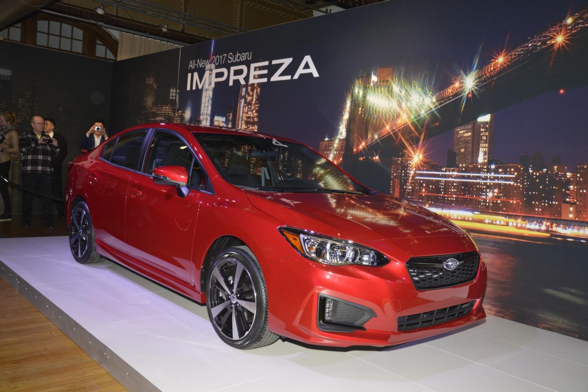 subaru-let-the-crowd-check-out-its-new-redesigned-impreza