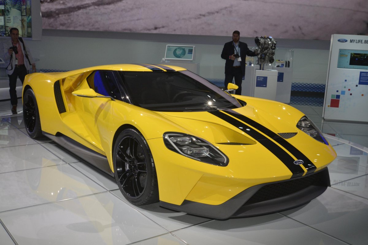 the-ford-gt-looks-gorgeous-as-usual--in-yellow