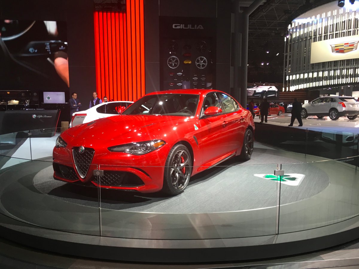 the-new-york-show-audience-get-to-see-alfa-romeos-new-bmw-3-series-fighting-giulia-sedan-in-the-flesh