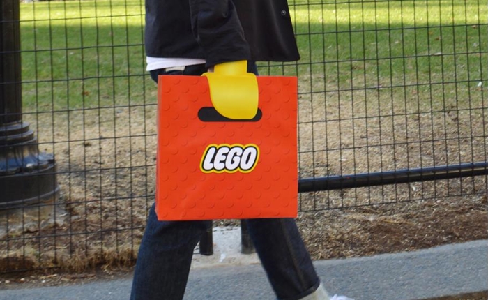 lego-lego-hand-bag-direct-marketing-design-389088-adeevee-700