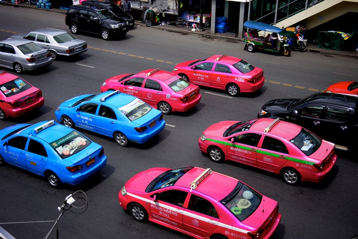 Thai-taxi-nlue-pink