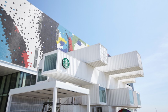 Taiwan_Shipping_Container_Store_(2)