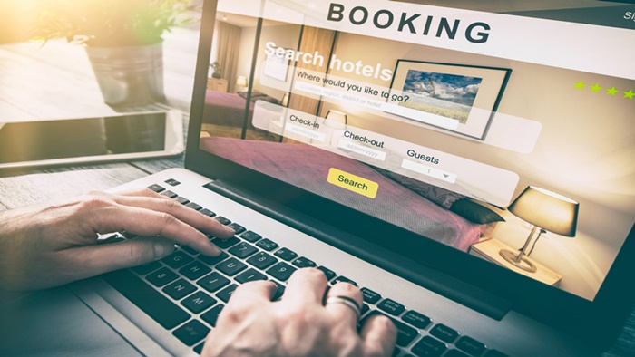 booking hotel