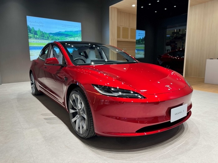 Tesla Model 3 Ultra Red