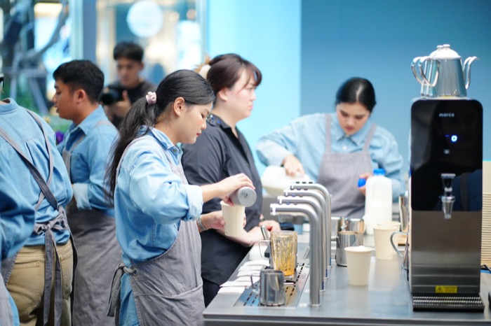 Blue-Bottle-Coffee-EMQUARTIER